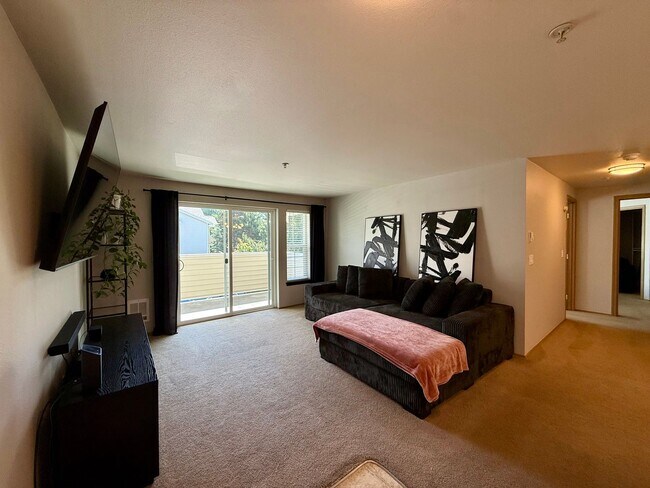 Foto del edificio - Burien Condo