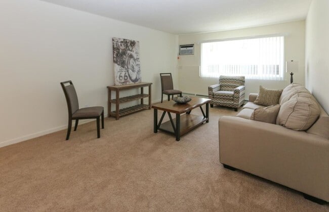 Sala de estar - The Cove Apartments