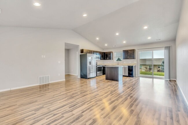 Foto del edificio - Modern Living at Summerland Park: Stylish 2 Bed, 2 Bath Duplex