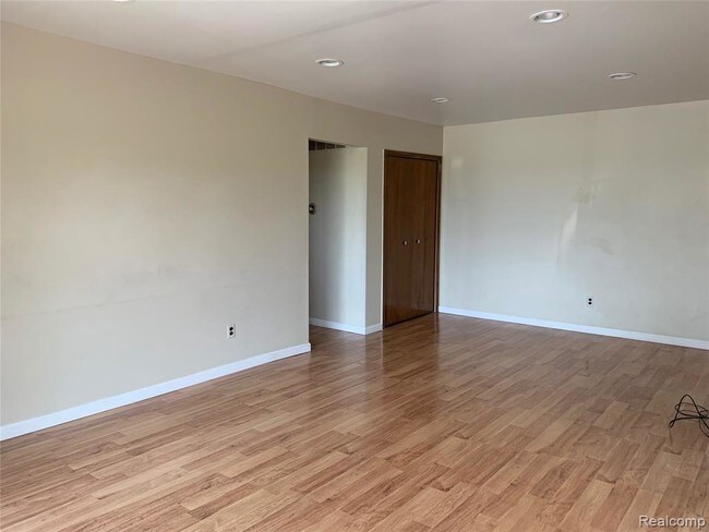 Foto del edificio - 39441 Van Dyke Ave