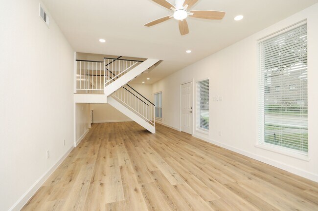 Foto del edificio - 1115 Augusta Dr