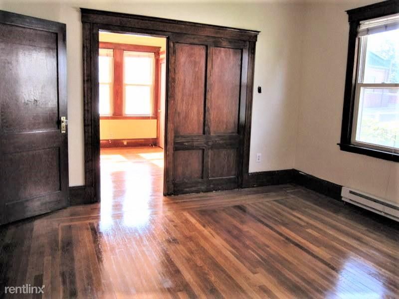 2 br, 1 bath - 19 Dane St - 2 br, 1 bath  - 19 Dane St