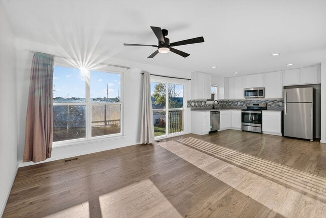 Foto del edificio - Modern 2-Bedroom Townhome