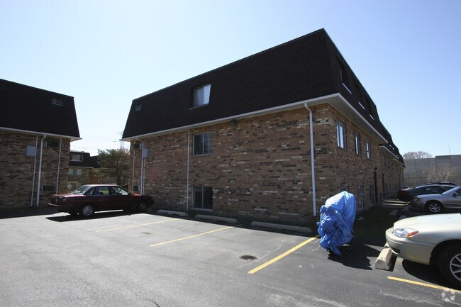 Building Photo - 9973 Linda Ln