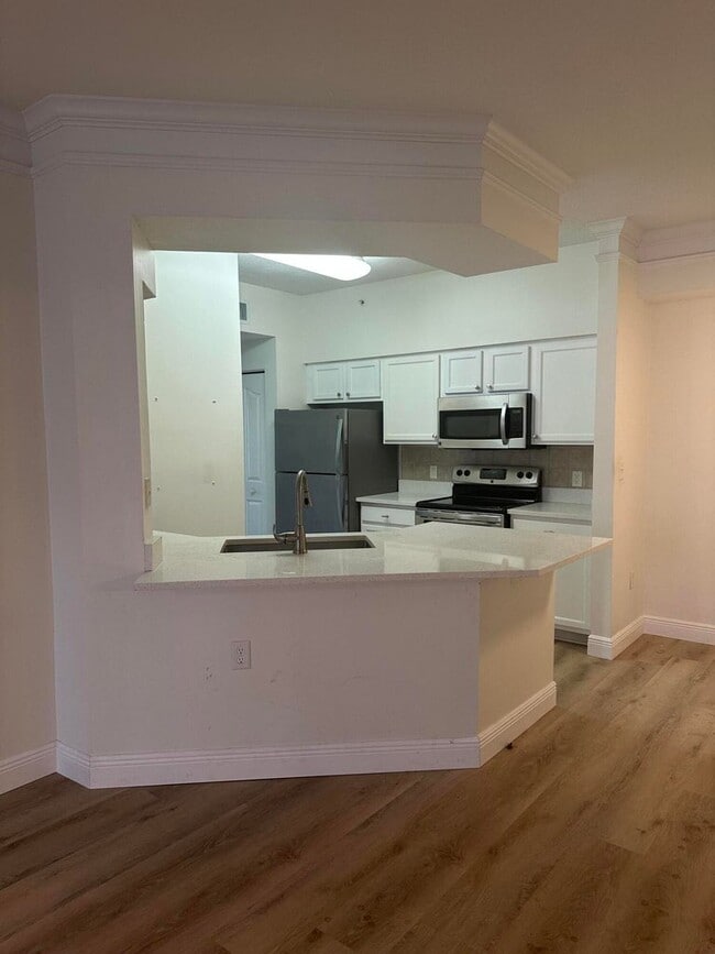 Foto del edificio - 9905 Baywinds Dr