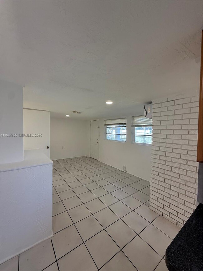 Building Photo - 1101 N 58th Ave