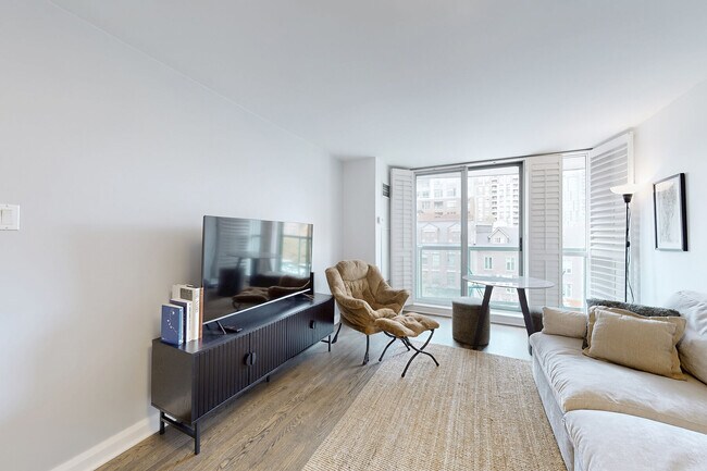 Building Photo - 109 Front St E