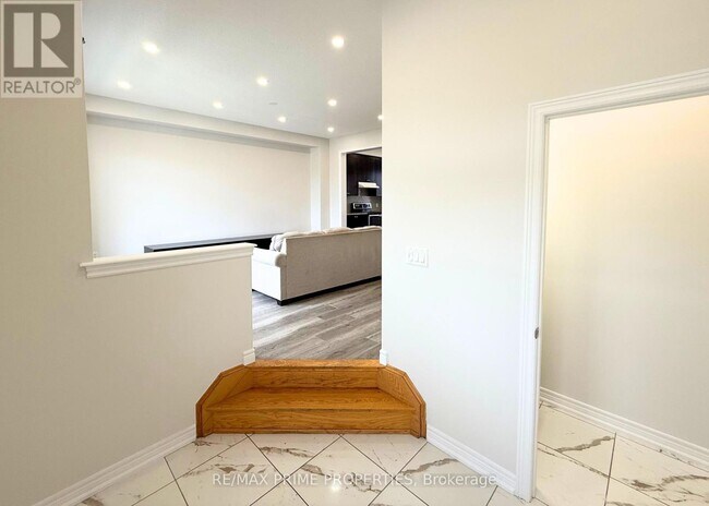 Building Photo - 14 Primo Rd