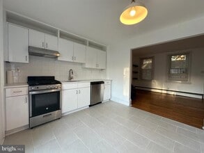 Building Photo - 504 S 25th St