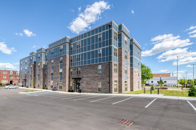 Foto del edificio - Francis Senior Lofts