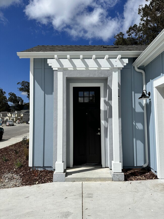 Building Photo - 1004 Forest St