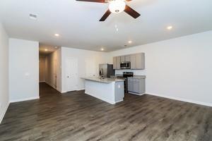 Building Photo - 112 Village Green Dr
