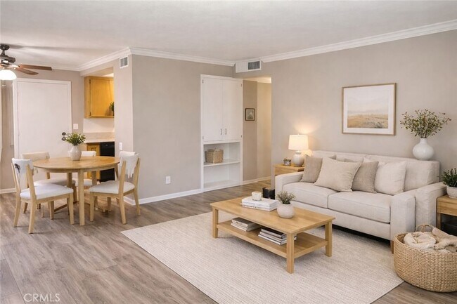 Foto del edificio - 68460 Kings Rd