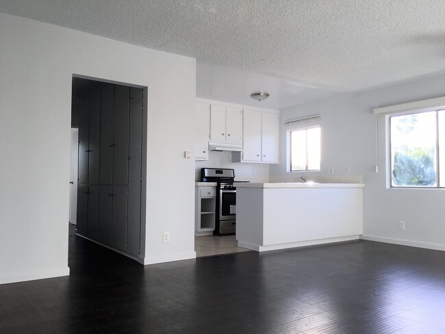 Fotografía del edificio - 603 N New Hampshire Ave