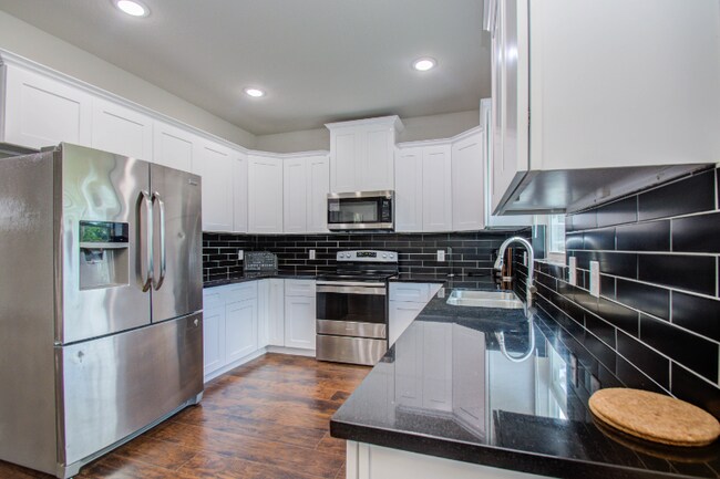 Foto del edificio - 3510 Oleander Ave