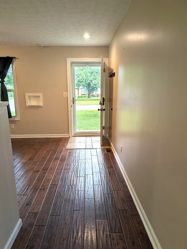 Building Photo - 10609 Sprawls Point