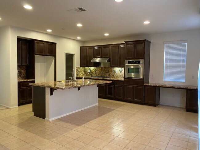Foto del edificio - 14585 Westfield Ave