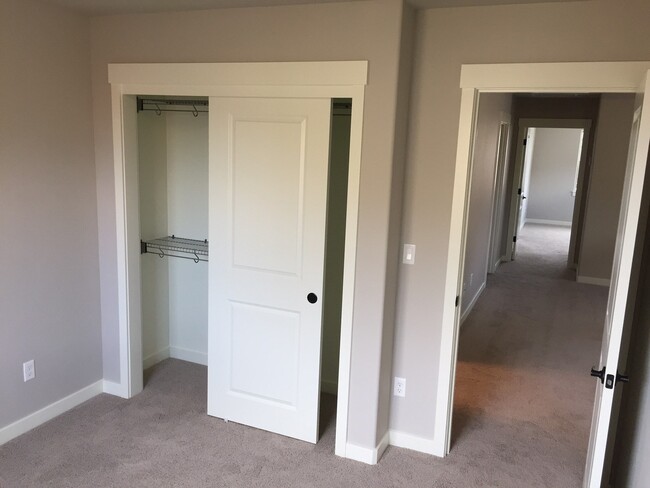 Foto del edificio - 3 Bed/2.5 Bath Townhome in the Deer Crossi...