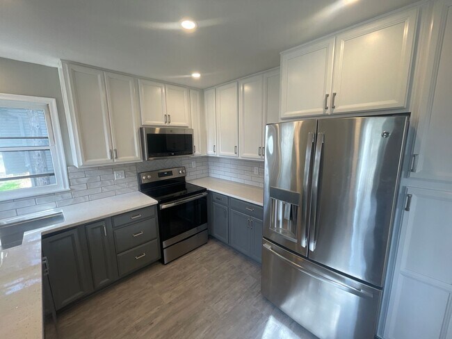 Building Photo - Flexible Living in a Fantastic La Vista Lo...