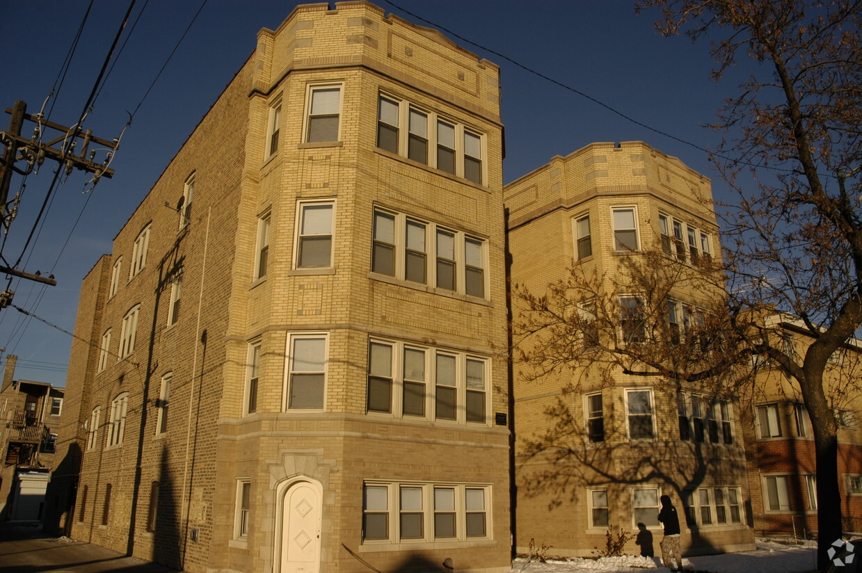 Building Photo - 5614 N Kimball Ave
