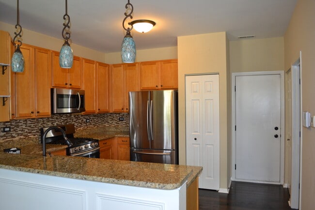 Building Photo - 242 Springbrook Trail S