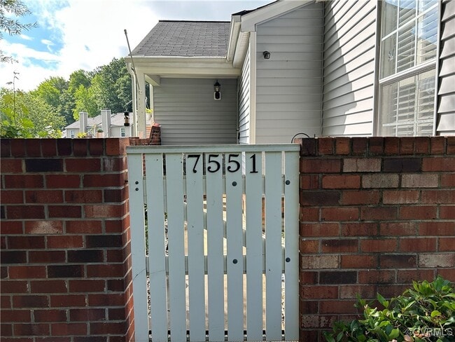 Building Photo - 7551 Beauchamp Ct