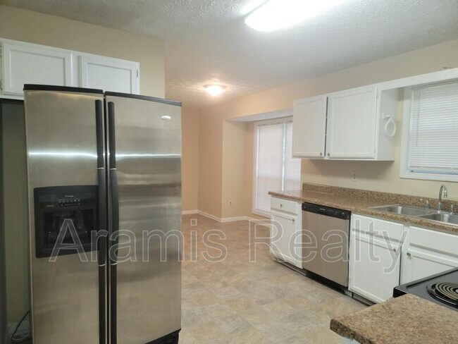 Foto del edificio - 4440 Amy Rd