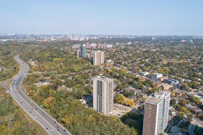 Building Photo - Eastmount Apartments