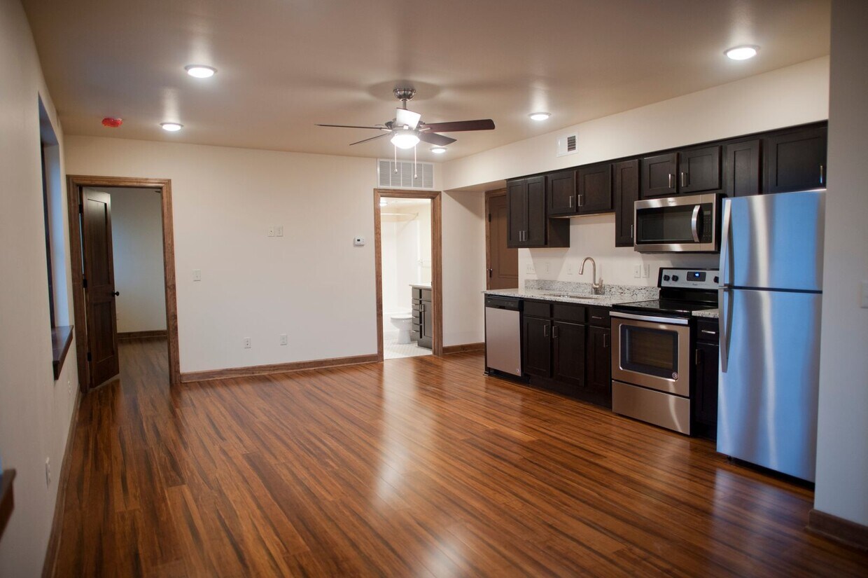 Primary Photo - Beverly Lofts 306