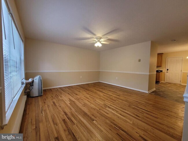 Building Photo - 113 Warren Cir