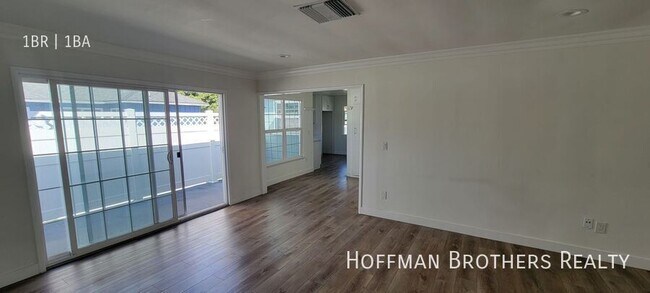 Building Photo - 4551 Hazeltine Ave