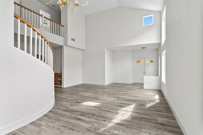 Building Photo - 27901 Glenfield Cir