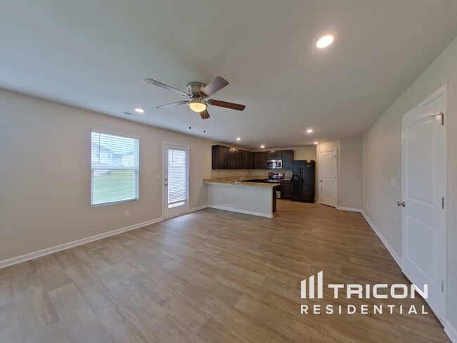 Building Photo - 1071 Bluecoat Cir