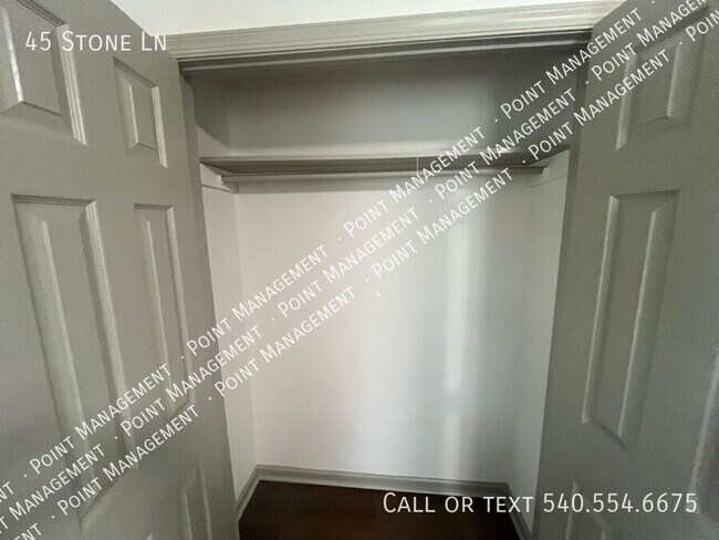 Foto del edificio - 45 Stone Ln