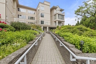 Building Photo - 120 Esplanade Ave