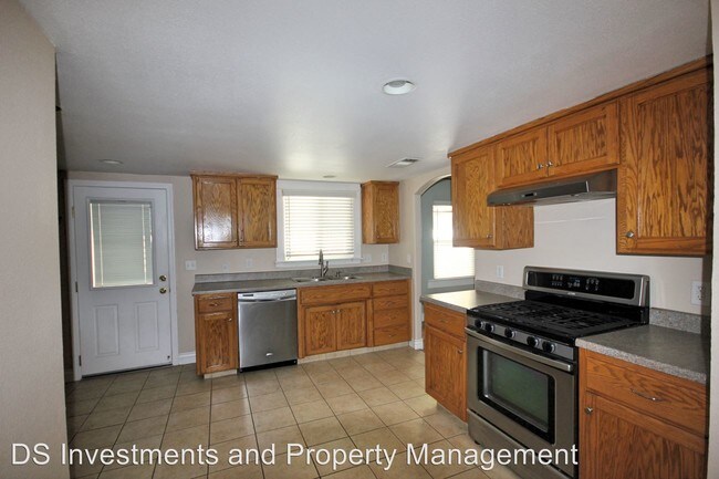Foto del edificio - 3 br, 2 bath House - 620 Channing Way