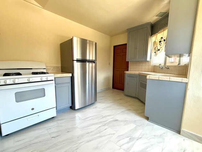 Building Photo - 2687 Reynard Way