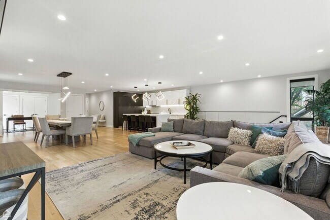 Foto del edificio - 1437 W Grand Ave