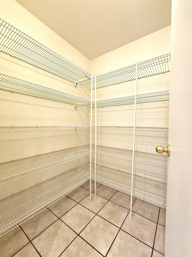 Foto del edificio - 9703 NE Tenny Creek Dr