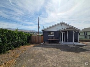 Building Photo - 820 Cashmere St
