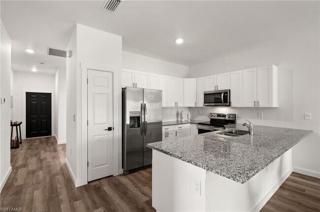 Building Photo - 4728-4730 30th St SW