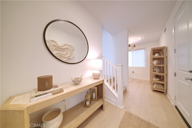 Building Photo - 145 Sora