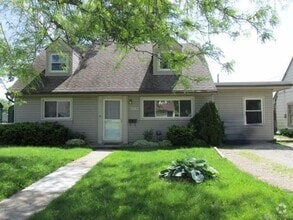 Building Photo - 1042 Blakley Dr