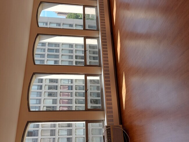Foto del edificio - 1401 E 55th St