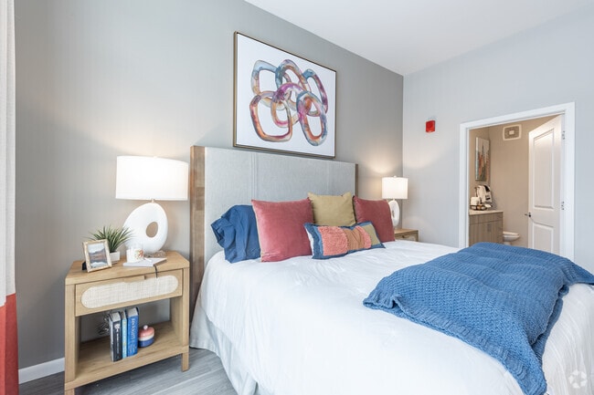 B2- 2BR, 2BA - Innsbrook Square