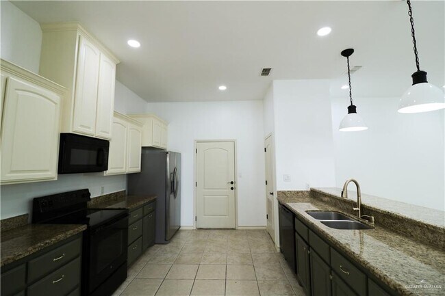 Building Photo - 6848 N 4th St