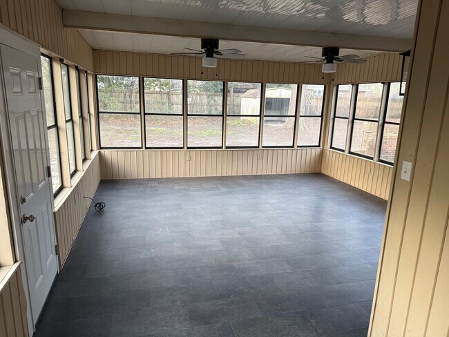 Foto del edificio - 1614 Woodrow Ave