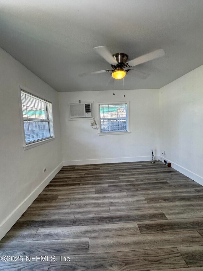 Building Photo - 1504 Winthrop St