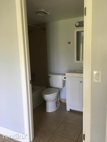 Building Photo - 2 br, 2 bath Condo - 1110 Meadows Cir # 1110