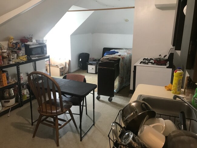 Kitchen looking into living room - 2085 Random Rd